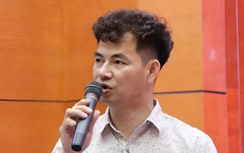 NSND Xuân Bắc rời chương trình Vua tiếng Việt