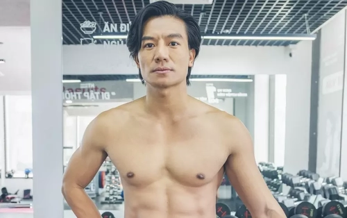 Dàn trai đẹp cơ bắp giúp “Mưa đỏ” thu 600 tỷ đồng