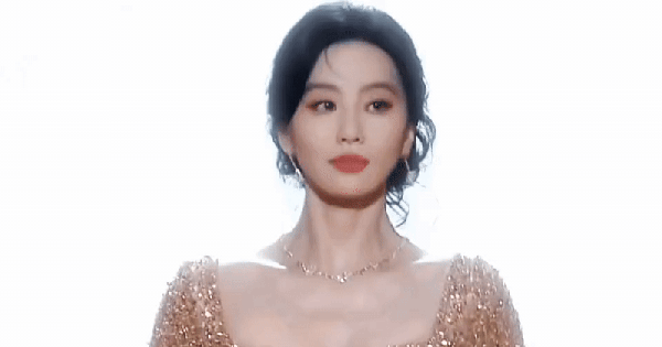 4 bản sao nổi tiếng của Lưu Diệc Phi: Người sinh con không danh phận, kẻ bị ghét nhất nhì showbiz