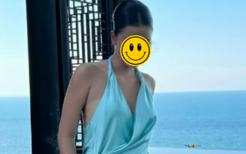 Á hậu Việt lộ vòng 2 lùm lùm trên sàn catwalk có động thái đáng ngờ hậu biến mất bất thường